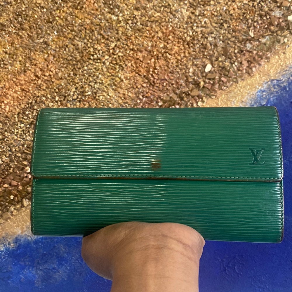 Louis Vuttion Green Epi leather Sarah wallet